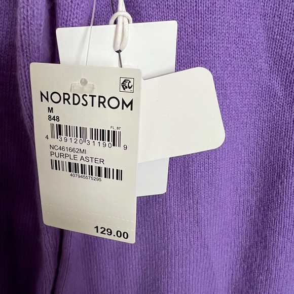 Gorgeous 100% Cashmere crew neck sweater sz M purple/lavender from Nordstrom NWT - Picture 5 of 7